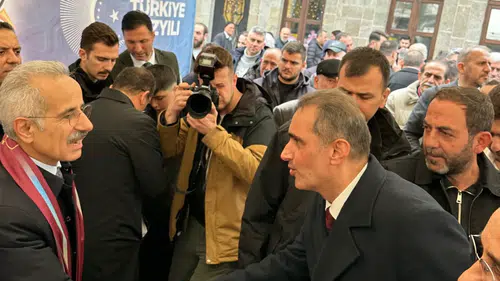 AK Parti Yomra İlçe Teşkilatı Meydan Parkı’nda Bayramlaştı