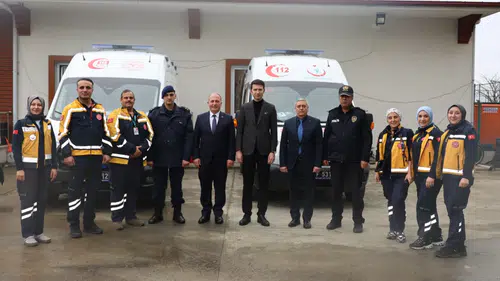 Arhavi’de Bayramda Anlamlı Ziyaretler: Protokolden Kurumlara ve Vatandaşlara Bayramlaşma