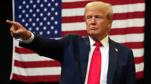 Trump’tan İran Açıklaması: Bir Anda Körfez Ülkelerini Vurmaya Başladılar