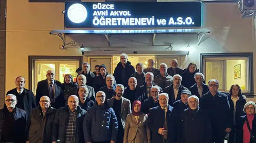 Düzce Milli Eğitim Müdürü Özer Maarifin Çınarları ile iftarda buluştu