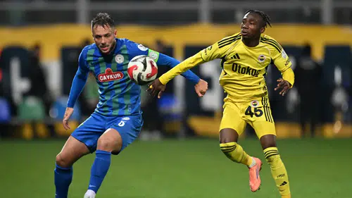 Fenerbahçe, Rizespor'u Konuk Ediyor: Liderlik Yarışı Sürüyor!