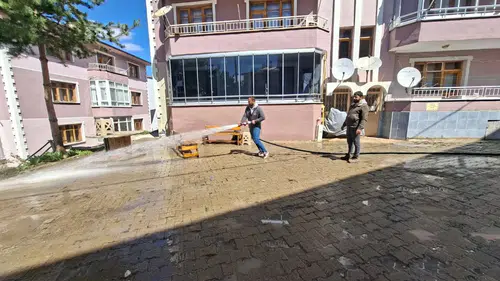 Bayburt Belediyesi’nden Mahallelerde Yoğun Temizlik ve Bakım Seferberliği