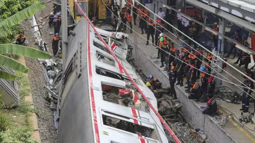 Endonezya'da tren kazası: Can kaybı 14’e çıktı