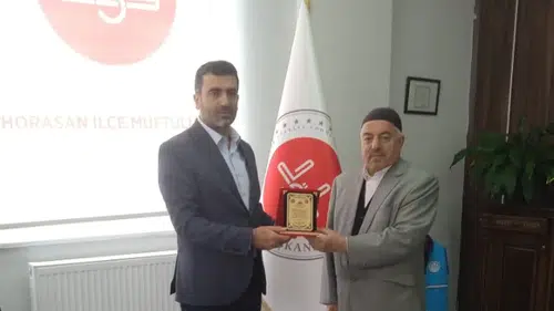 Horasan'da İmam Hatip Memet Uyumaz, 23 yılın ardından emekliye ayrıldı