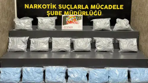 İzmir’de uyuşturucu operasyonu: 101 bin hap ele geçirildi