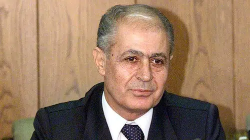 Türkiye’yi sarsan “Anayasa Kitapçığı” krizi: Peki başrolündeki isim Ahmet Necdet Sezer kimdir?