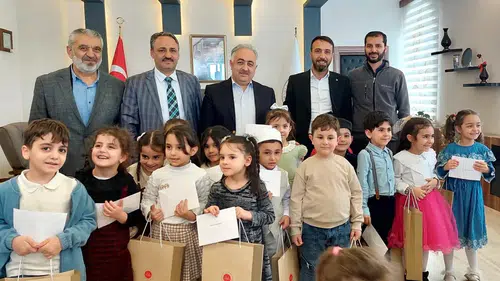 Minikler Duygulandırdı: Palandöken’de Ezber Programı Büyük İlgi Gördü