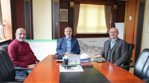 Rize’de Mersin Balığı Gündemi: Başkan Rahmi Metin Bilgi Aldı