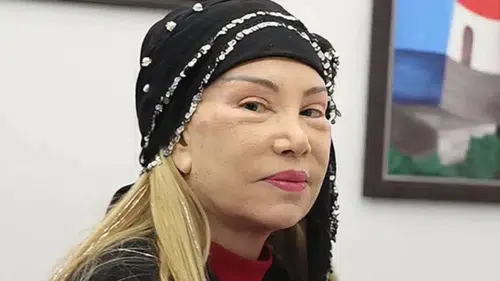 85 Yaşındaki Bedia Akartürk'ten Gençlik İle Dolu Bir Yenilik! Dikkat Çeken Dönüşümü Gözler Önünde!