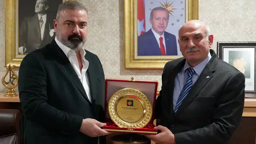 Çaykur Rizespor Başkanı İbrahim Turgut’a Ziraat Mühendisleri Odası’ndan Teşekkür Plaketi