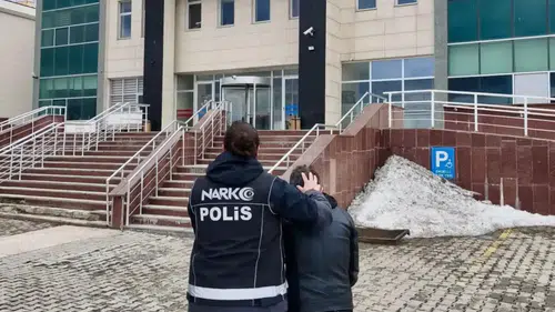 Kars’ta narkotik operasyonu: sokak satıcısına tutuklama