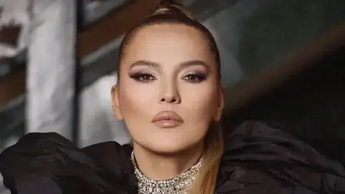 Pop Müziğin Kraliçesi: Demet Akalın Yengesine Duygusal Veda Etti!