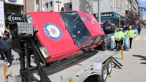 Erzurum’da Emniyet Kemeri Bilinci İçin Simülasyon Aracı Tanıtıldı