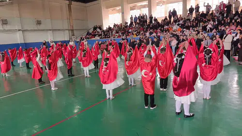 İspir’de 23 Nisan Kutlamaları Anma ve Coşkuyla Gerçekleşti