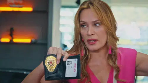 Arka Sokaklar'da Sürükleyici Dönüşüm: Candan Müdür'ün Geleceği ve Ebru Cündübeyoğlu'nun Ayrılığı Gündemde!