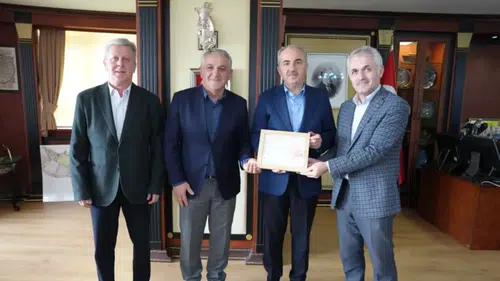 RTEÜ’den Rize Belediyesi’ne Teşekkür Ziyareti: İftar Destekleri Takdir Topladı