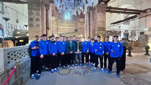 Ardeşen Anadolu İmam Hatip Lisesi'nden Tarihi Başarı: Karadeniz Şampiyonu Oldular!