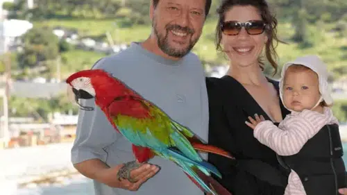 İlker Aksum Canlı Yayında Duygusal Anlar Yaşadı: 'Eşimin Desteğiyle Karanlık Günleri Aştım'