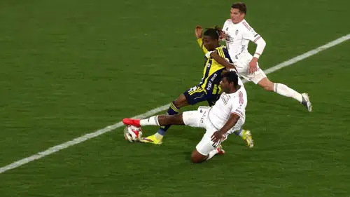 Fenerbahçe-Beşiktaş derbisinde 90+7'deki penaltı kararı tartışmalara yol açtı!