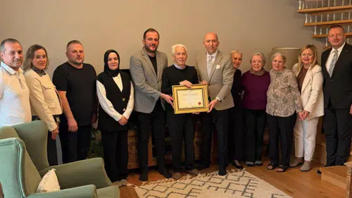 Prof. Dr. Hamzaoğlu’na Vefa Beratı takdim edildi