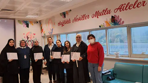 Hopa Devlet Hastanesi’nde Gebe Okulu Nisan Dönemi Tamamlandı