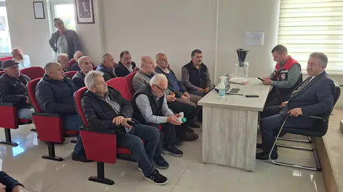 Araklı’da Kahverengi Kokarca Zararlısına Karşı Bilgilendirme Toplantısı Düzenlendi