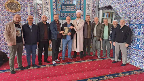 Ortahisar'da Kur'an-ı Kerim eğitimleri sonuç veriyor, ilk cüzünü tamamlayan Yıldırmış'a ödül verildi