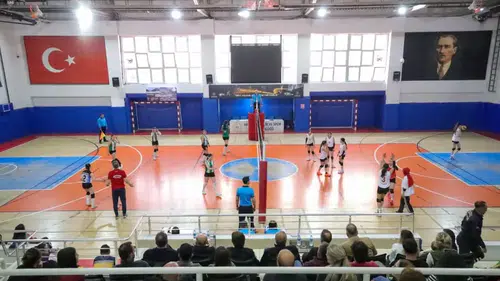 Genç Kızlar Voleybol Grup Müsabakaları Artvin’de Başladı