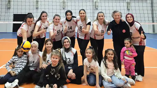 Trabzon İl Ambulans Servisi Kadın Voleybol Takımı’ndan Net Galibiyet