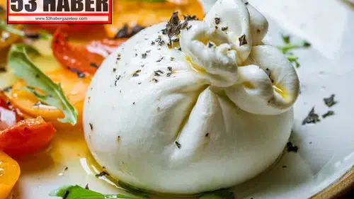 Burrata Peyniri: İtalya'dan Gelen Lezzetli Sır ve Yapım Aşaması!