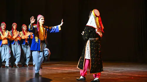 Erzurum’da Anadolu’nun Renkleri Sahneye Taşındı