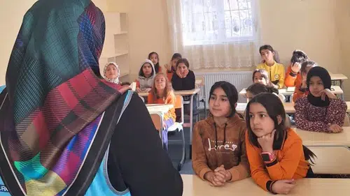 Palandöken’de Minik Öğrenciler Konuşan Günlük Kitabını Müzakere Etti