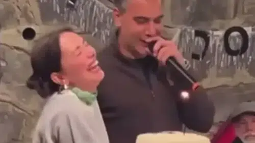 Neslihan Atagül, Kadir Doğulu'nun 44. doğum gününde kahkahalara boğuldu!