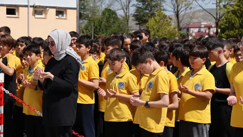 Öğrenciler Şehitlerimizi Unutmadı: Anma Töreninde Duygusal Anlar