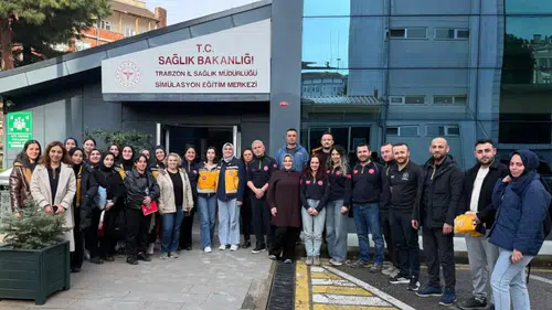 Trabzon’da 112 Personeline Kapsamlı Temel Eğitim: 36 Sağlık Çalışanı Eğitimden Geçti
