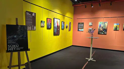 Rize'de Gökçe Arifoğlu'nun Sükûnet Sergisi, Dijital Sanat ve Resmi Buluşturuyor