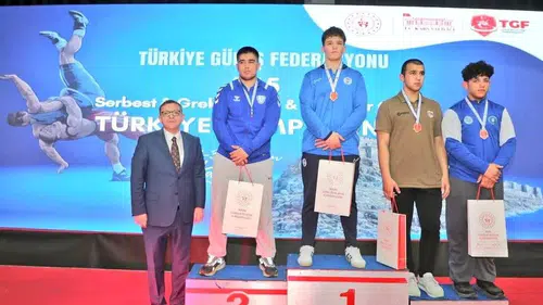 Kars'ta U15 Güreş Türkiye Şampiyonası'nda Madalya Gururuyla Dağıtıldı!