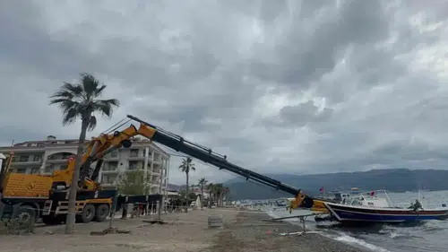 Marmaris'te Vinç Faciası: Üzerine Bom Düşen Genç Öldü