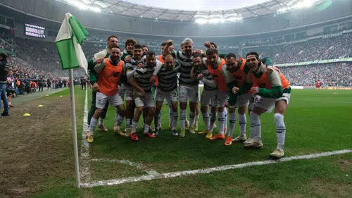 Bursaspor, Trendyol 1. Lig'deki Son Takım Olarak 6 Kez İstanbul'a Yola Çıkıyor!