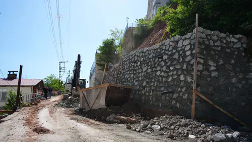 Artvin Belediyesi’nden Sahada Yoğun Mesai: Başkan Bilgehan Erdem Çalışmaları Yerinde İnceledi