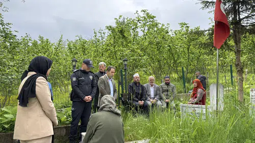 Şalpazarı’nda Bayram Arefesinde Şehit Ailelerine Anlamlı Ziyaret