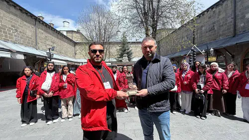 Muşlu Gençlerin AnadoluyuzBİZ Projesindeki İlk Durağı Erzurum Oldu