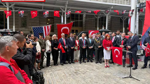 Vakfıkebir Belediye Başkanı Fuat Koçal, New York’taki Bayrak Çekme Törenine Katıldı