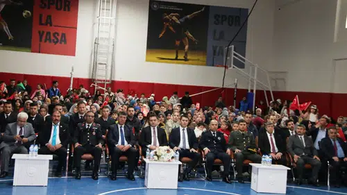 Pasinler’de 19 Mayıs Coşkusu: Gençler Gösterileriyle Büyük Beğeni Topladı