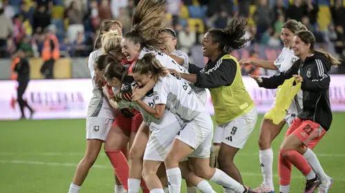 Kadın Futbolunda Tarihi An: Türk Temsilcisi Seyirci Rekoru Kırarak Liderliği Ele Geçirdi!