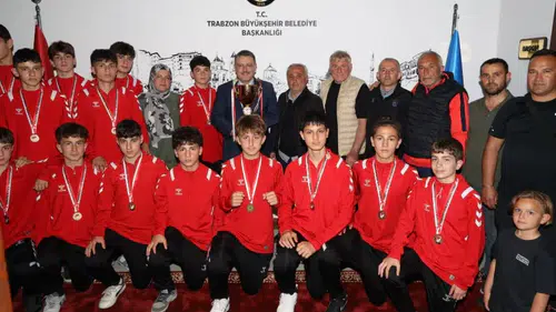 Başkan Genç, U14 Türkiye Şampiyonu Takımı Ağırladı