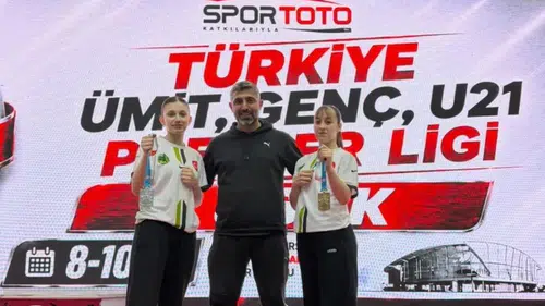 Artvinli Karatecilerden Uşak’ta Büyük Başarı