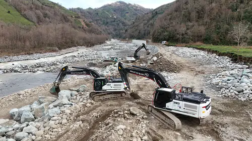 Taşkın Riskine Karşı 7/24 Dere Islahı: DSİ Trabzon'da Tarım ve Güvenlik İçin Çalışıyor!