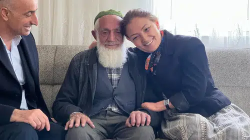 Kırsalda Yoğun Etkileşim: Fatma Öncü Tandırlardan Ev Ziyaretlerine Koşuyor