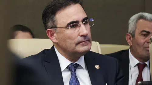 Ailelere Uyarı: İnternetin Kontrolsüz Kullanımı Gençliği Tehdit Ediyor!